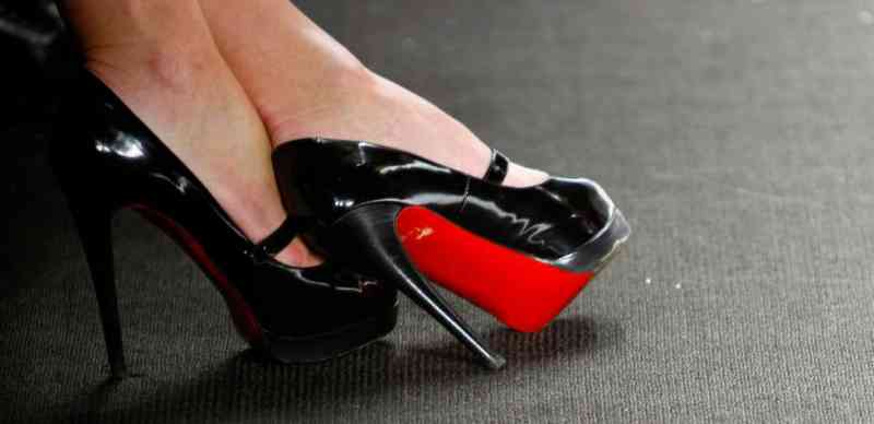 Louis Vuitton zapatos suela roja